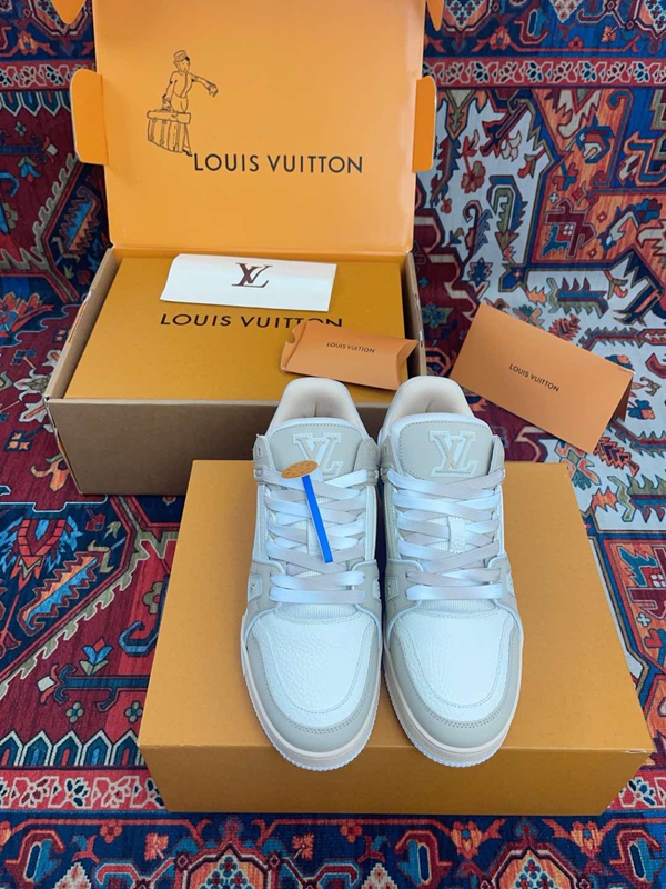 ルイヴィトン靴正面デザイン